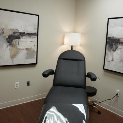 contemporary-patient-treatment-room-celebration-fl